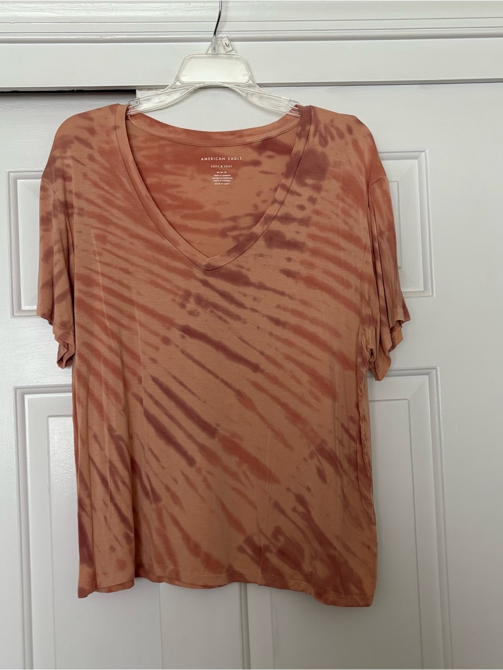 American Eagle Outfitters Rust Tie-Dye V-Neck Tee